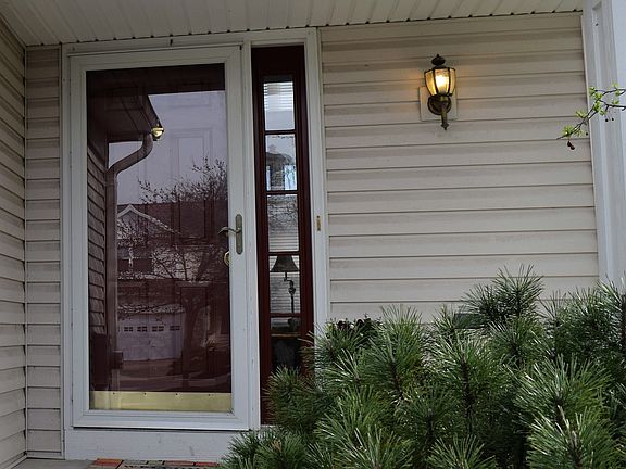 2nd image of 3632 Sawgrass Ct