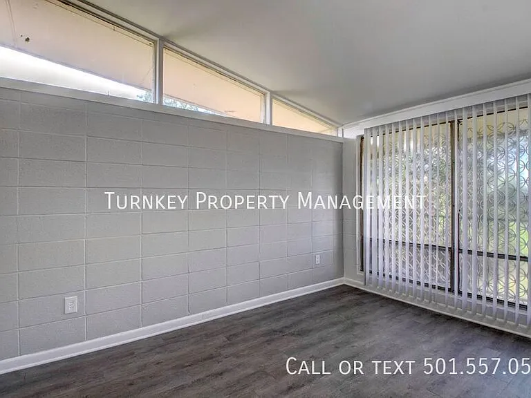 4700 Lynn Ln #D — Photo 4