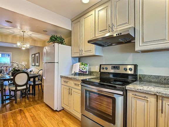 5th image of 7070 Rainbow Dr APT 6