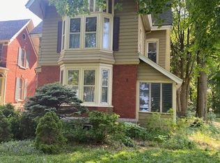 22 Clinton Pl, Utica, NY 13501