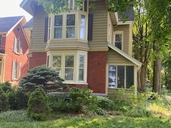 22 Clinton Pl, Utica, NY 13501