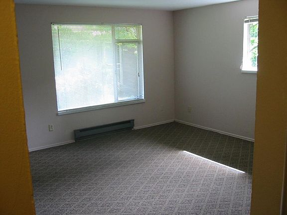Living Room 14x14