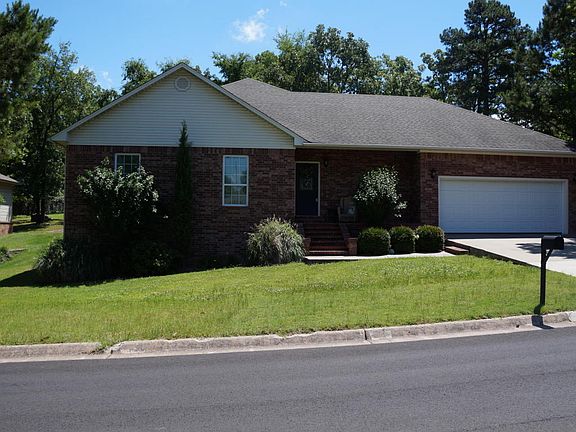 2nd image of 2002 White Oak Ln