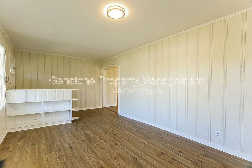 3 bed, 1.0 bath, 1203 sqft, $1,150 — Photo 4