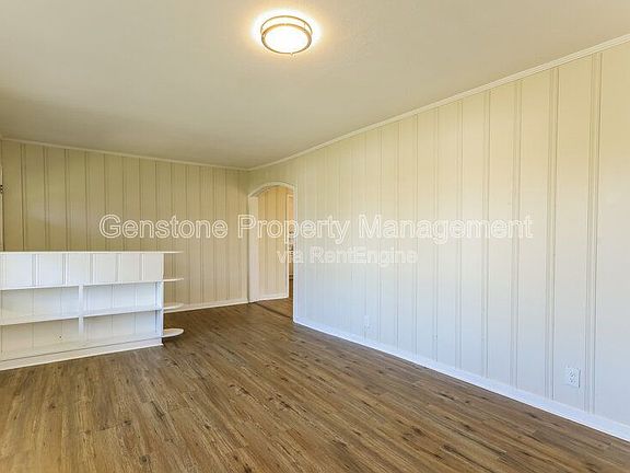 4th image of 2629 Wood Dr NE