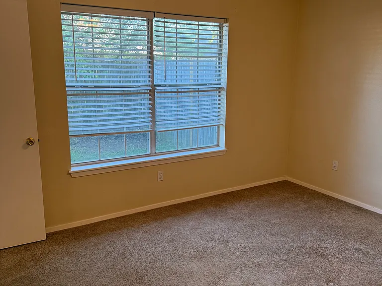 222 Willowbrook Ln — Photo 11