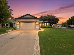 202 Palmetto Dr, Georgetown, TX 78633