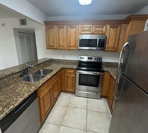 4th image of 1495 Lake Crystal Dr APT G
