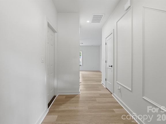 3rd image of 9472 Caddell Rd