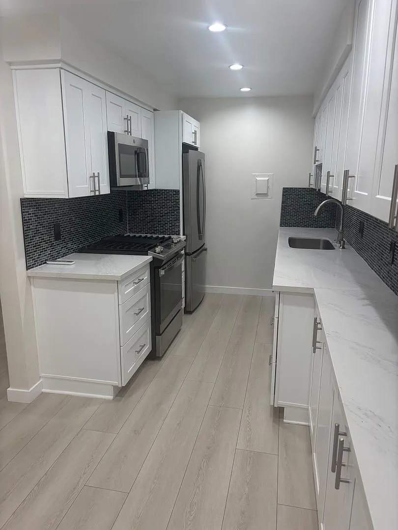 717 Strand Street — Photo 3