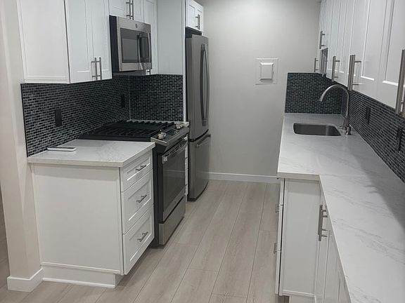 3rd image of 717 Strand St APT 3