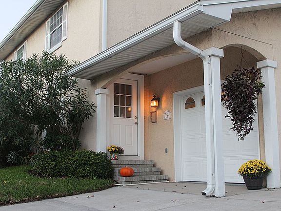 Motion sensor outdoor lights