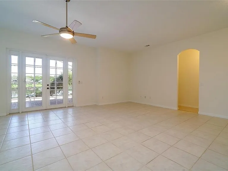 974 Kersfield Cir — Photo 7