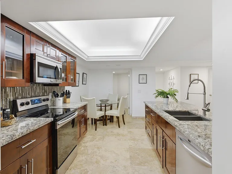 825 Egret Cir #104 — Photo 5