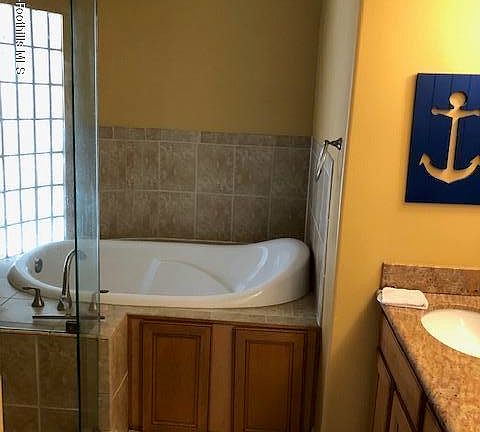 3rd image of 346 Metropole Ave #5