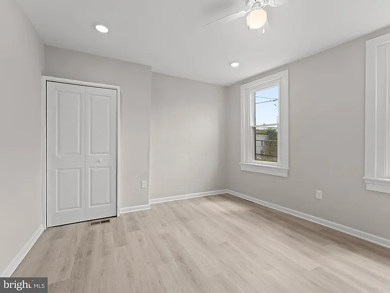 3010 Emerald St — Photo 8