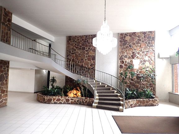 4th image of 18 E Old Willow Rd APT 535N