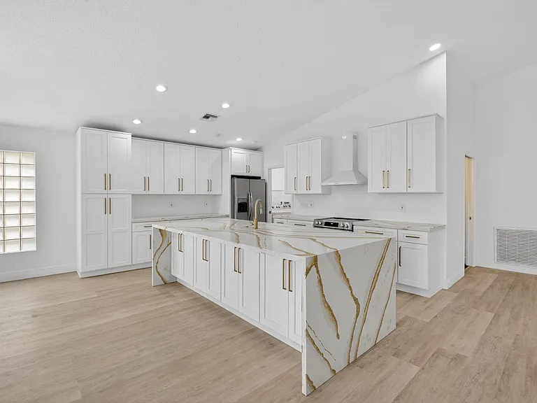 11728 Dove Hollow Ave — Photo 5