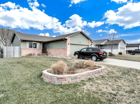 1917 N McRae Dr, Goddard, KS 67052