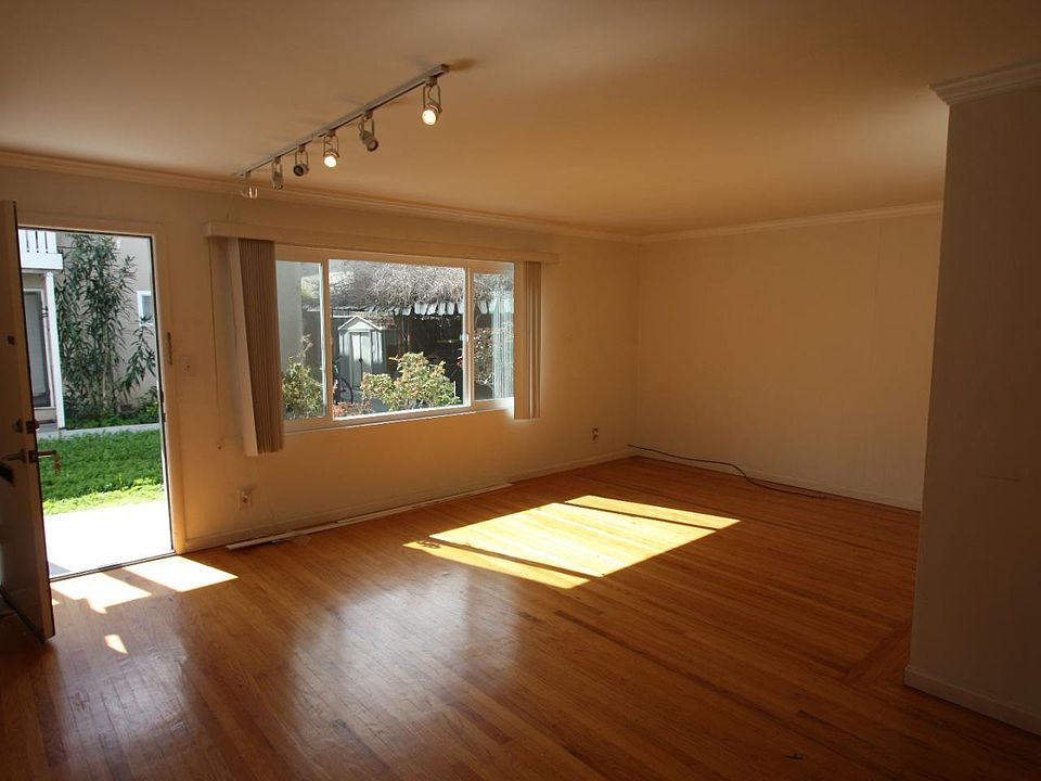 1st image of 907 Fremont Pl APT 1