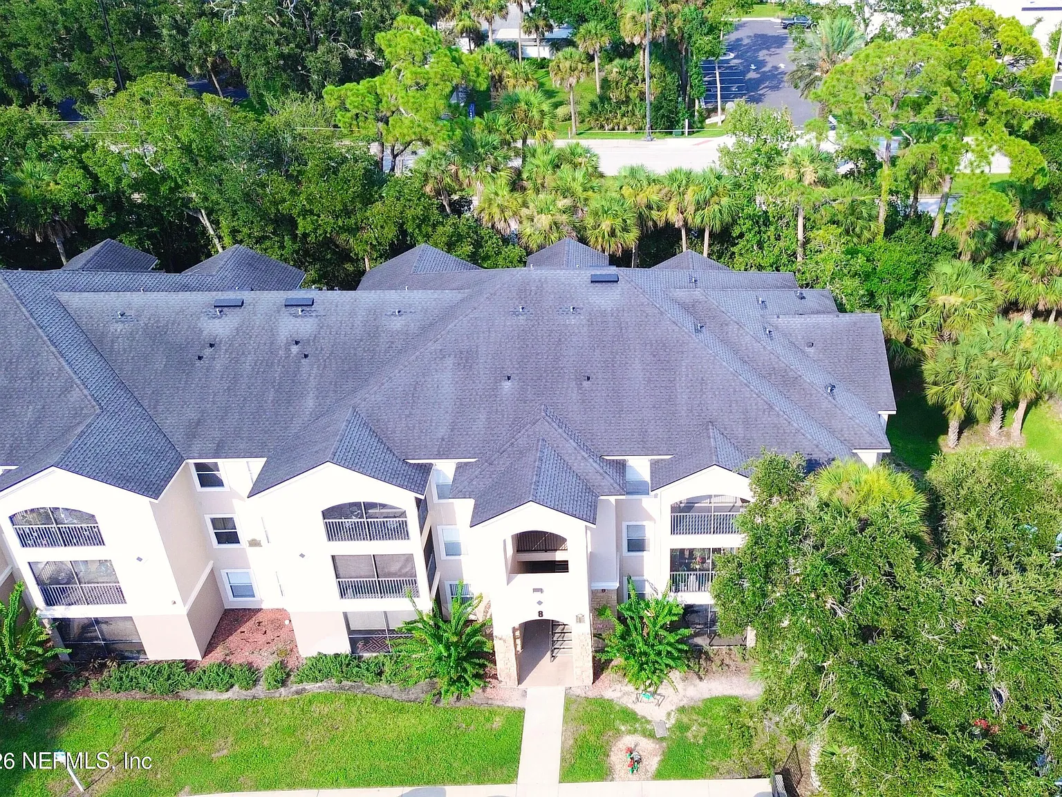 3 bed, 2.0 bath, 1162 sqft, $2,000 — Photo 4