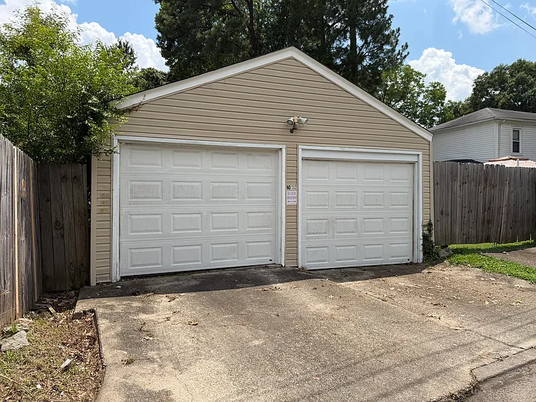 1700 Lansing Ave — Photo 9