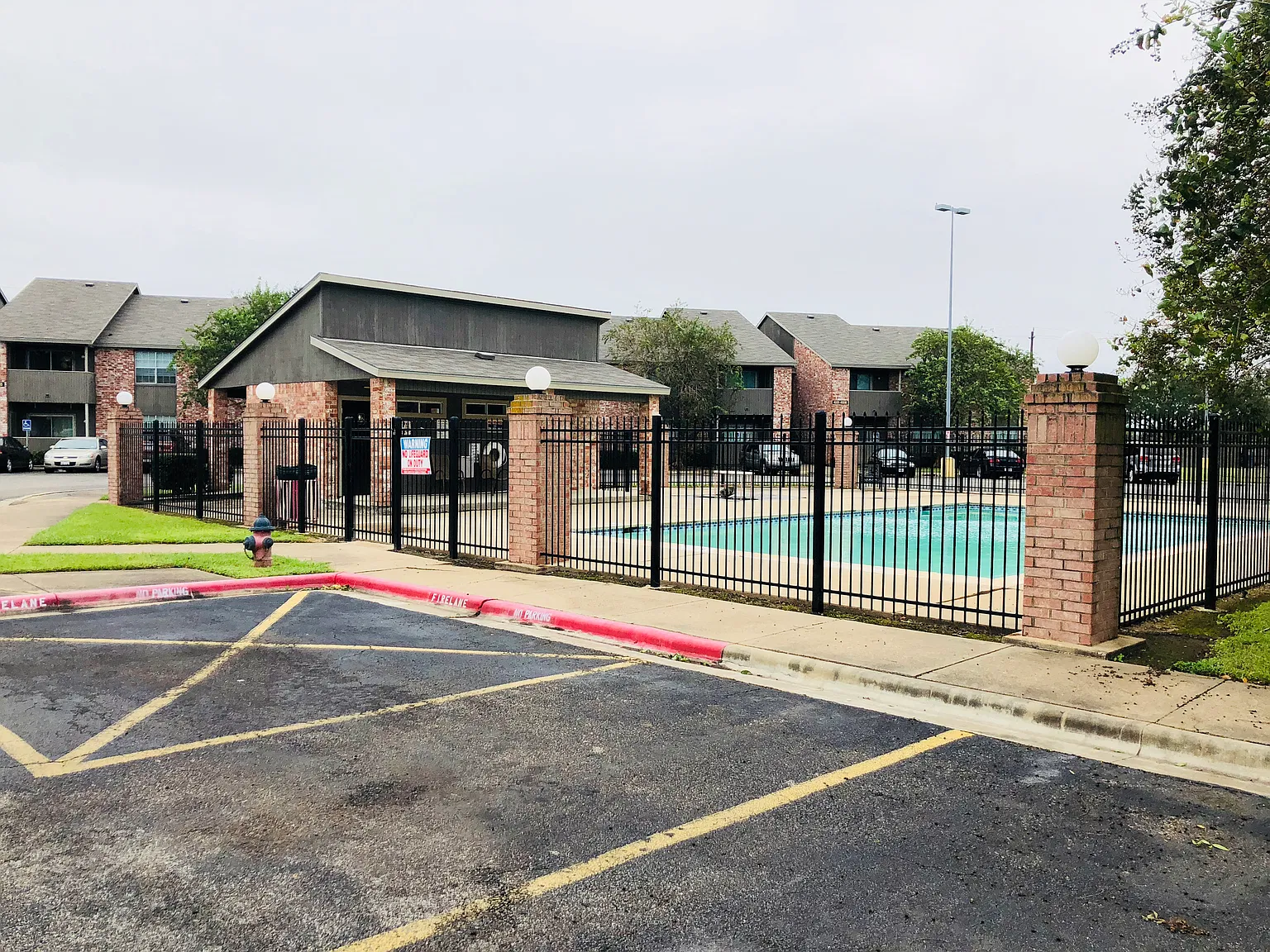 River Bend Apartments — Photo 3