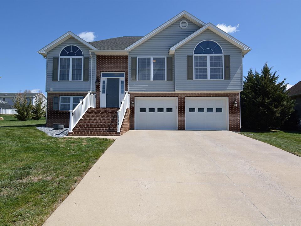 1st image of 1768 Park Lawn Dr