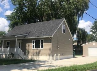 10408 Cayuga Dr, Niagara Falls, NY 14304