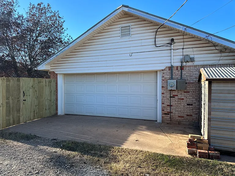 2301 Post Oak Rd — Photo 35