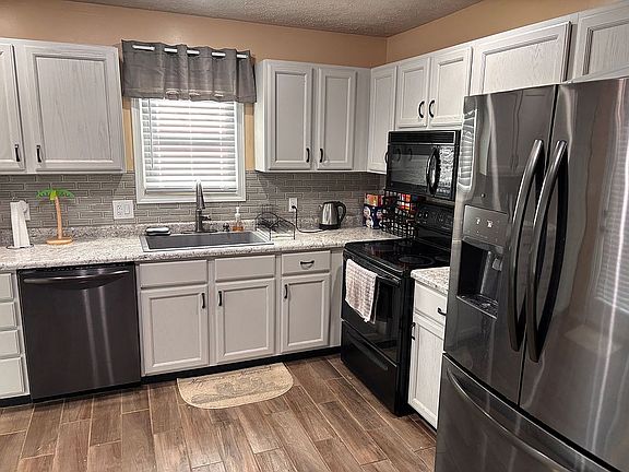 5th image of 4566 Cove Point