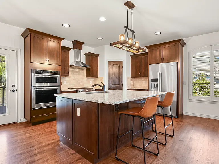 5440 Broadmoor Bluffs Dr — Photo 5
