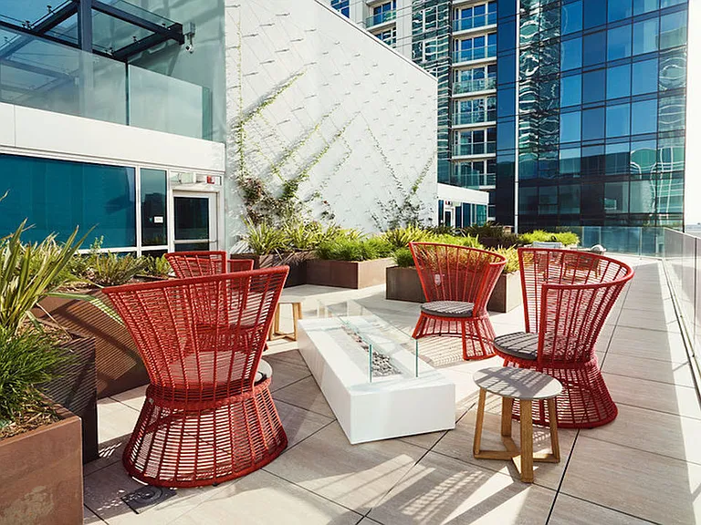 Modera Rincon Hill features multiple terraces with firepits and scenic views