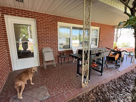 5th image of 1582 Dutch Cove Rd