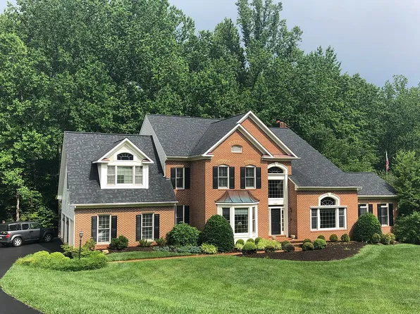 10607 Donovans Hill Dr, Fairfax Station, VA 22039