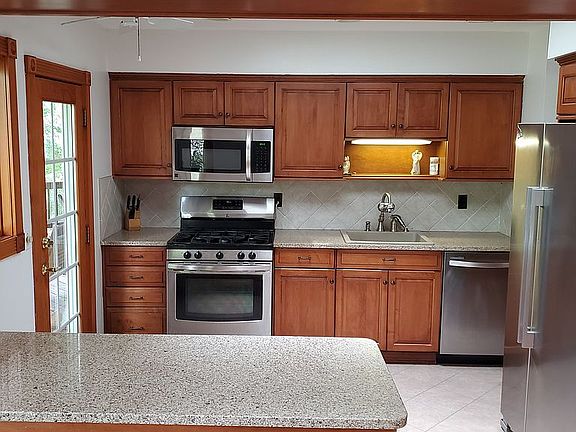 3rd image of 57 Muroney Ave