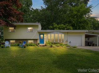 2241 Greenview Dr SW, Wyoming, MI 49519