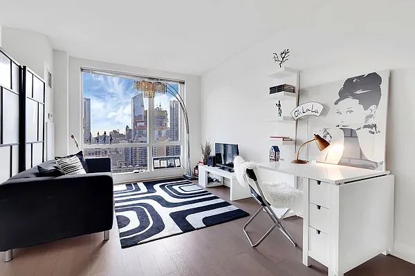 Rented by Cooper & Cooper Real Estate | media 82