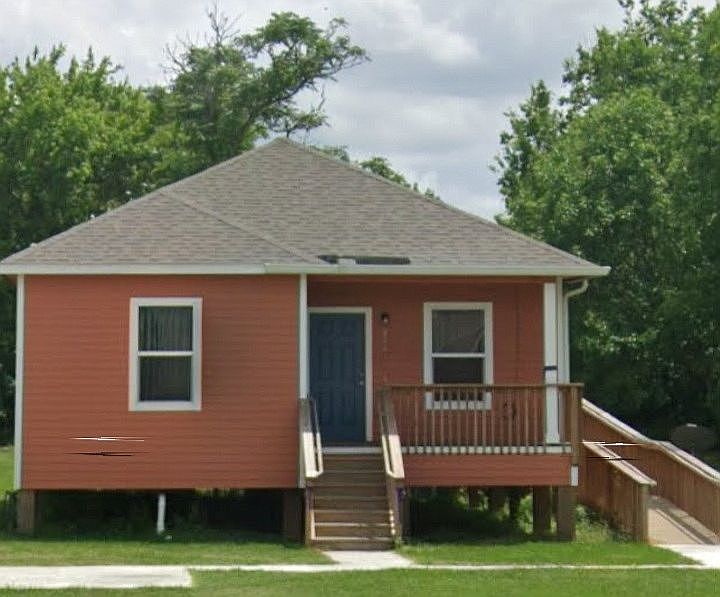 1st image of 824B Duncan St