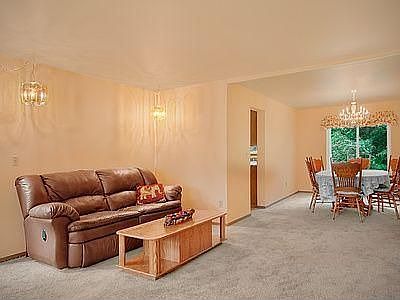 Living Room/Dining
