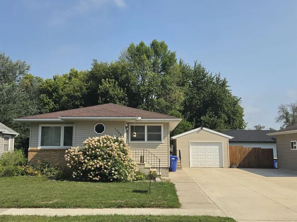 1309 E Elm St, Algona, IA 50511