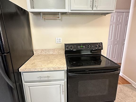 4th image of 2722 Wendell Ave