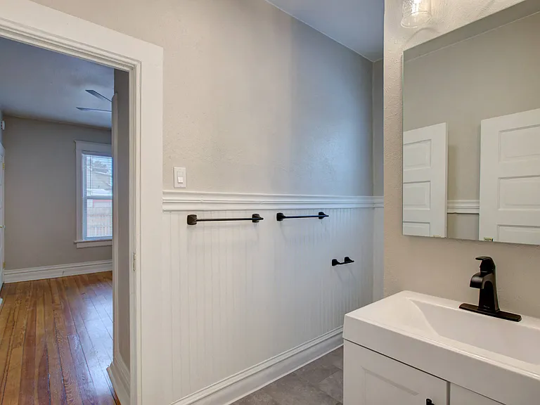 227 N Pearl St — Photo 17