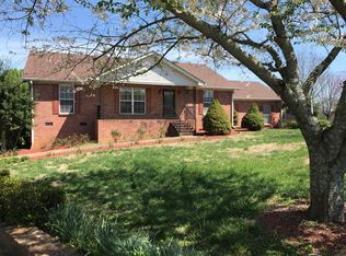 1018 Silver Maple Ln, Portland, TN 37148