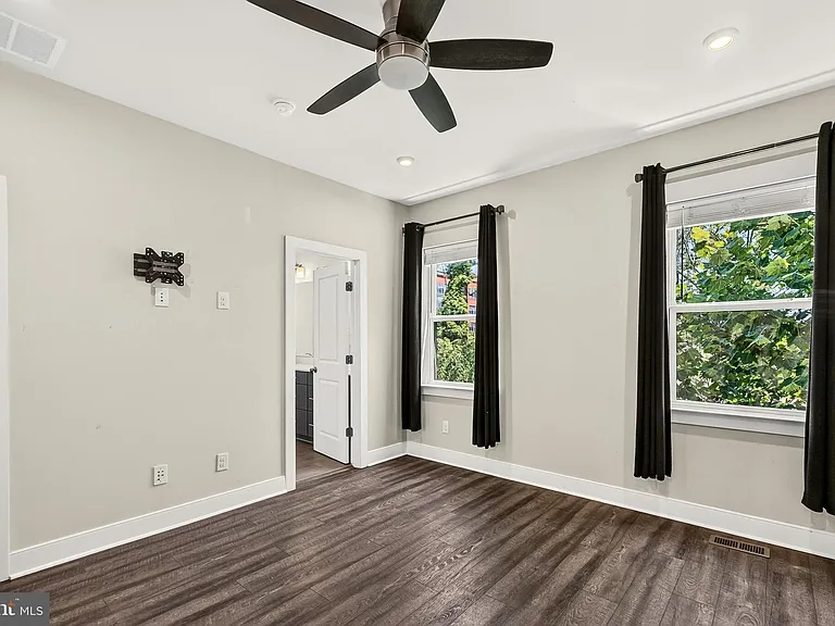 1013 S Taylor Ct — Photo 28