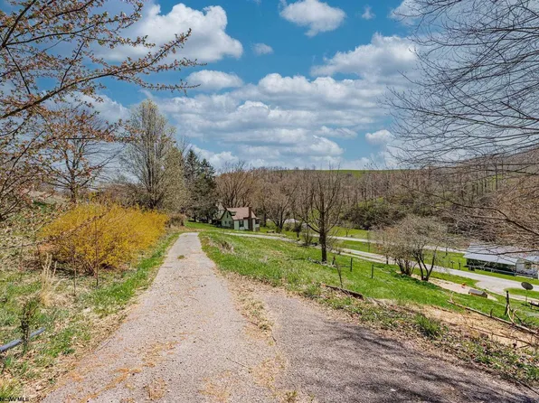 45 Robinson Run Rd, Maidsville, WV 26541