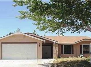 1123 Dianron Rd, Palmdale, CA 93551