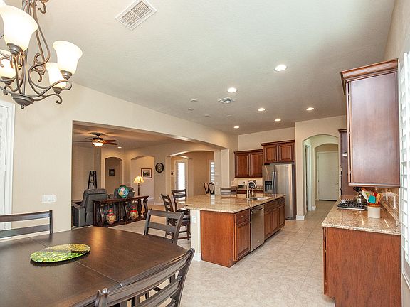 3rd image of 26815 W Oraibi Dr