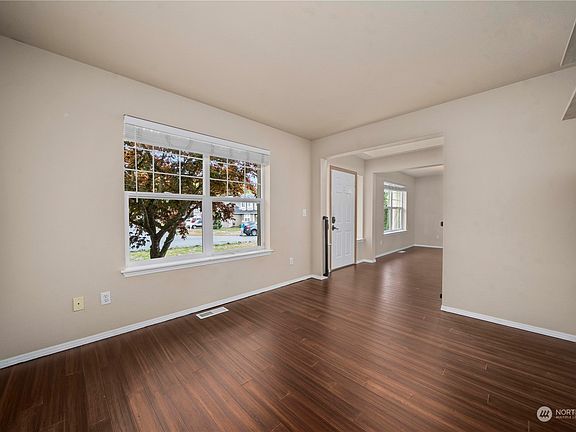 4th image of 20122 87th Avenue E