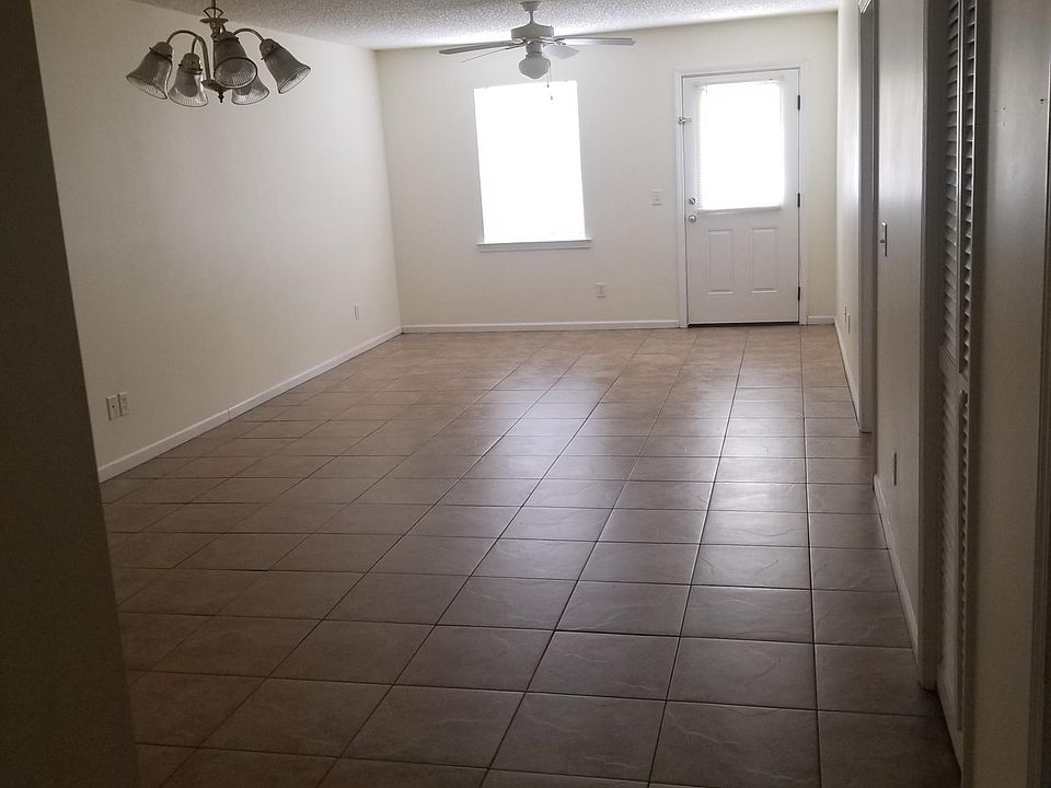 1st image of 151 Winter Chase Ln